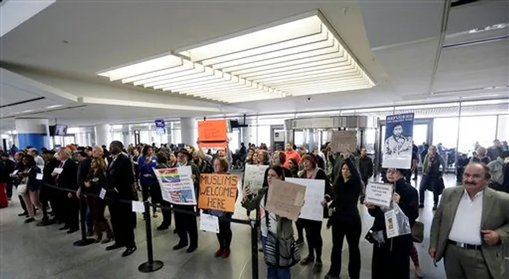 ¿Qué hace falta para ser migrante con estatus legal en EEUU? 