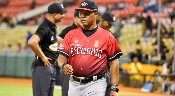 Jeremy Rhoades abrirá la temporada por los bicampeones nacionales