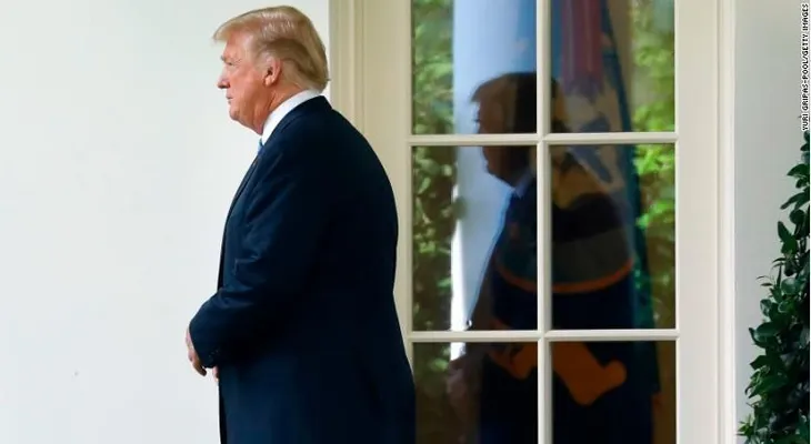 Trump llama: "Traidores y cobardes" a sus empleados que filtran información