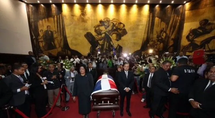Rinden honores a Juan de los Santos en el Congreso Nacional