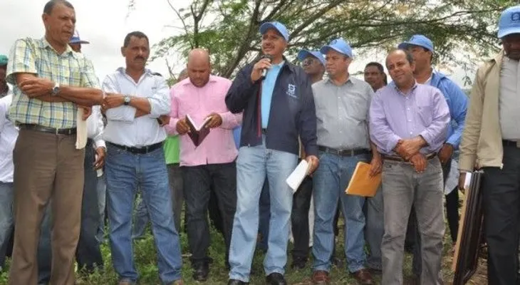 El INDRHI construye 17 lagunas para  Ganaderos y agricultores de Hatillo Palma