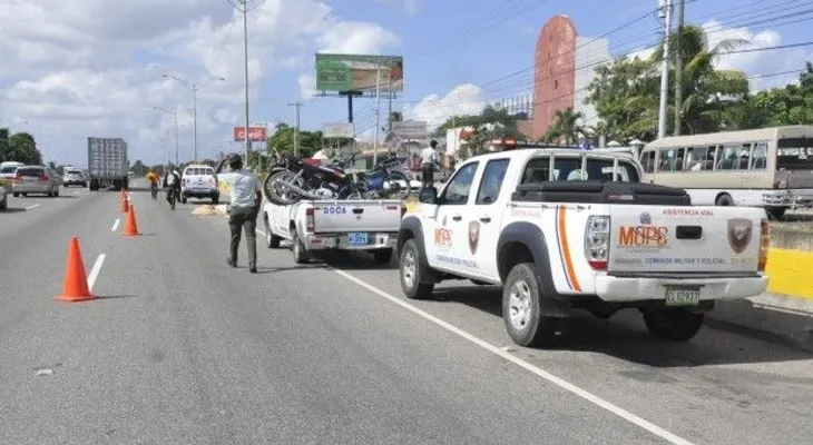 Un muerto y 14 heridos por accidente en Las Américas