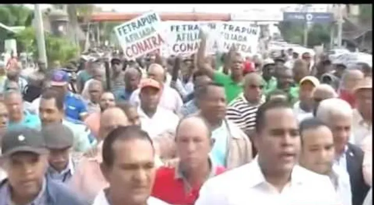 Marcha de los sindicalistas por la 27 de febrero