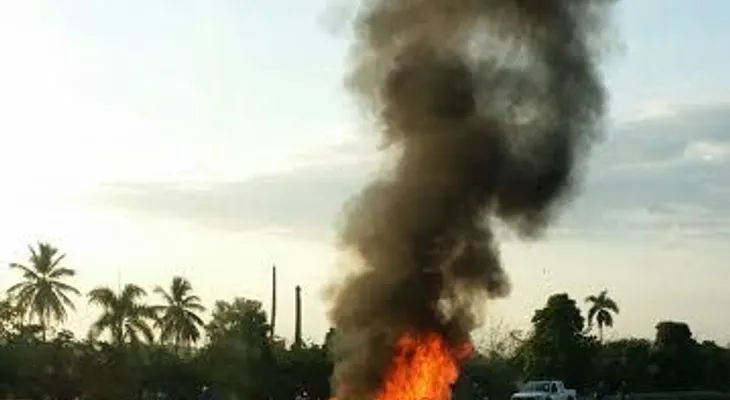 Hombre muere calcinado y mujer herida de gravedad, al incendiarse yipeta donde viajaban  