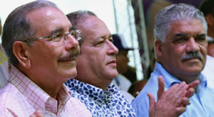 El mambo de Danilo es inconstitucional, en lógica Reinaldo. Ilegítimo, dice Esquea. Abusando de los medios.