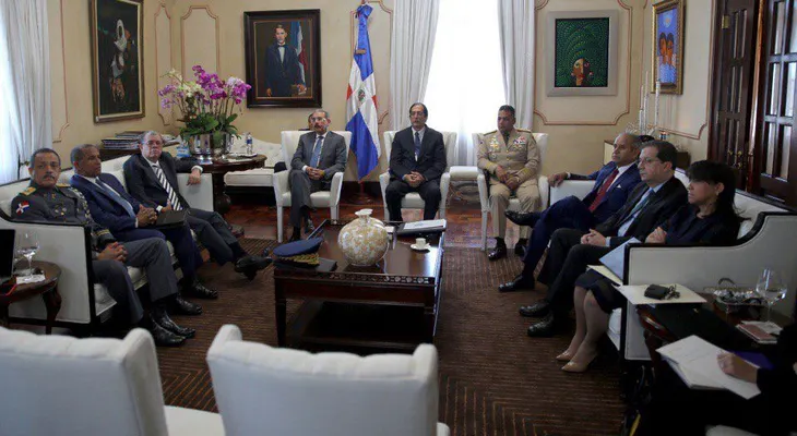 Comisión presenta a presidente Medina plan para combatir la inseguridad 2017-2020