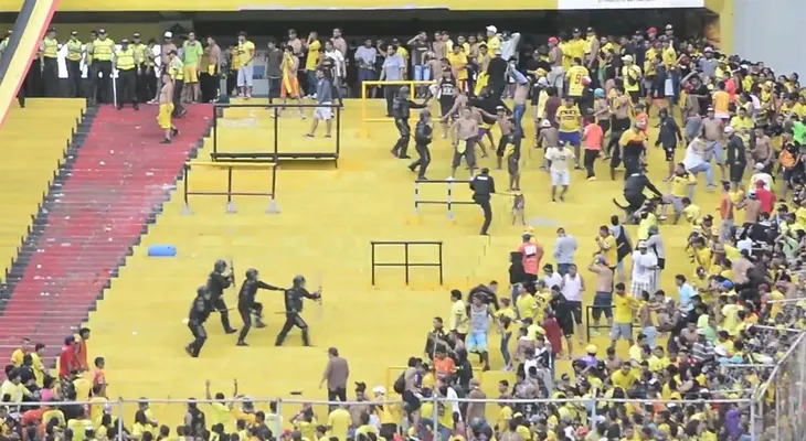 40 heridos tras una brutal pelea en el fútbol de Ecuador