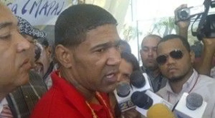 Otra vez aplazan juicio de fondo contra cantante Omega