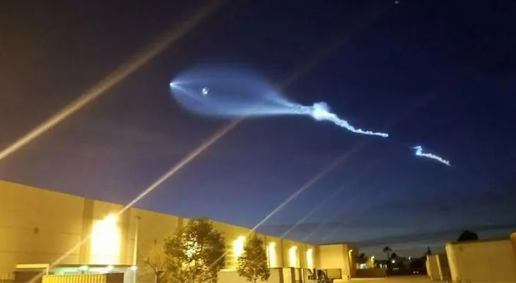 El extraño fenómeno que se vio en el cielo era un cohete de SpaceX