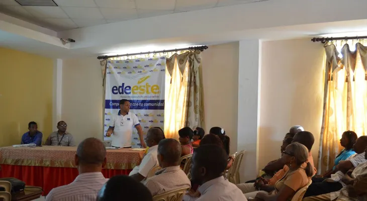 EDE Este suministra 24 Horas de Energía a 37 mil personas de cuatro sectores de Sto. Dgo. Este