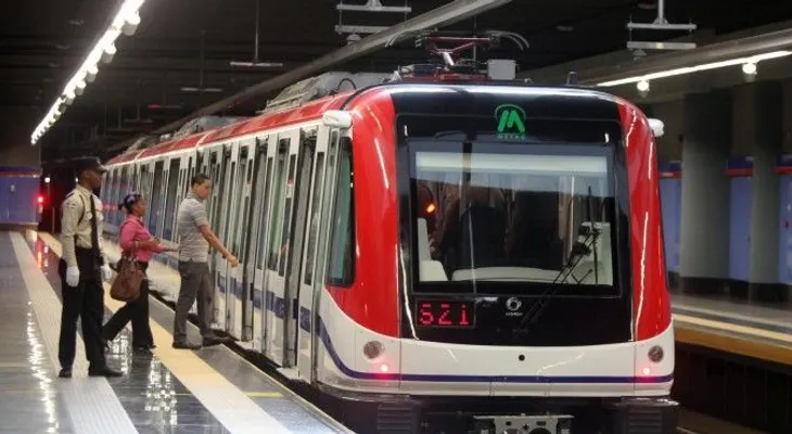 Un hombre fue embestido por un vagón en estación Mamá Tingó del Metro