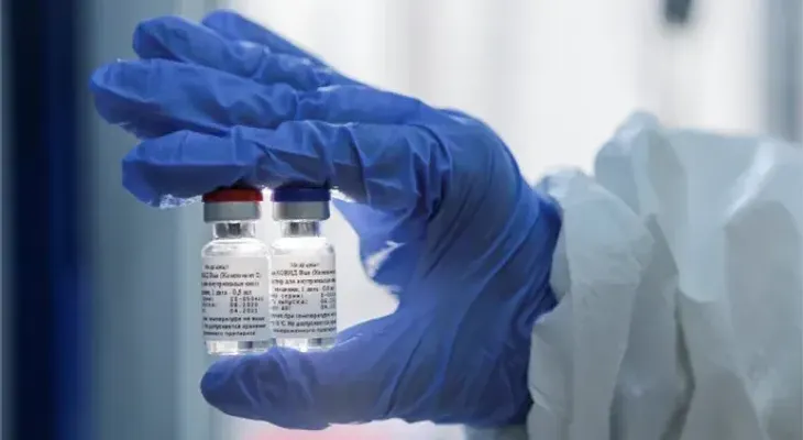 Científicos tratan de combinar las vacunas de la covid 19 y de la gripe en una sola