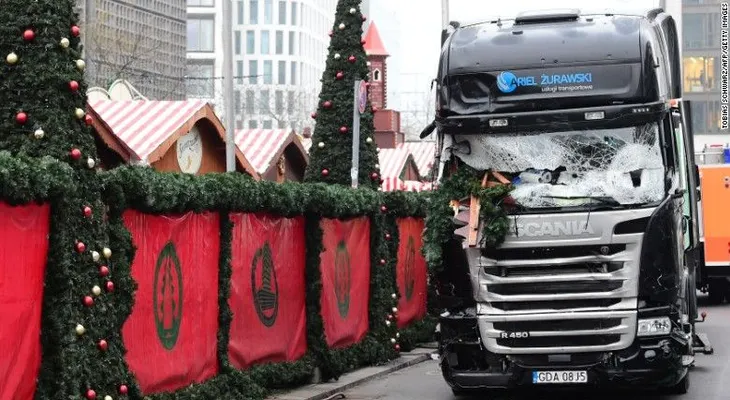 Atacante del mercado de Berlín tenía 14 identidades diferentes, dicen las autoridades