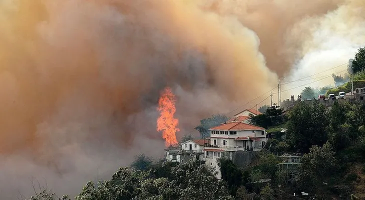 La isla portuguesa de Madeira, asolada por los incendios