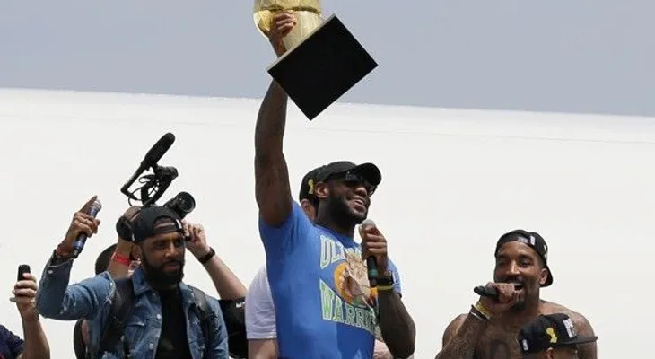 LeBron James: "Esto  es para ti Cleveland"