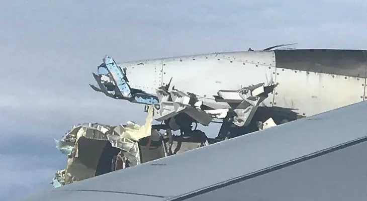 Un Airbus A380 de Air France aterrizó de emergencia en Canadá por la explosión de uno de sus motores