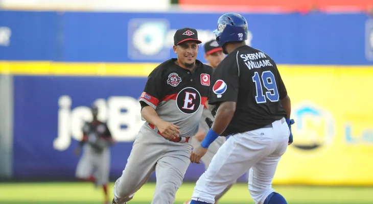 Leones aumentan a cuatro cadena de victorias; Aguilas hunden más al Licey; Toros con 0-8