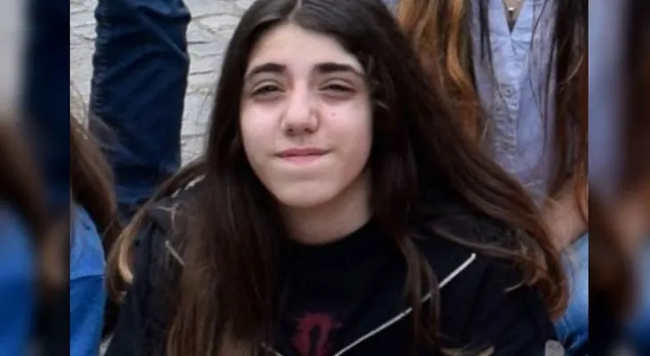 La muerte de una joven de 15 años que se suicidó en su colegio estremece a Argentina