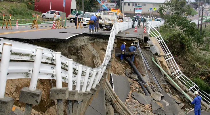 Seis días después del terremoto, sigue aumentando número de muertos en Ecuador