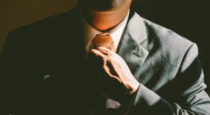 Personas que usan corbata podrían estar reduciendo el flujo de sangre al cerebro