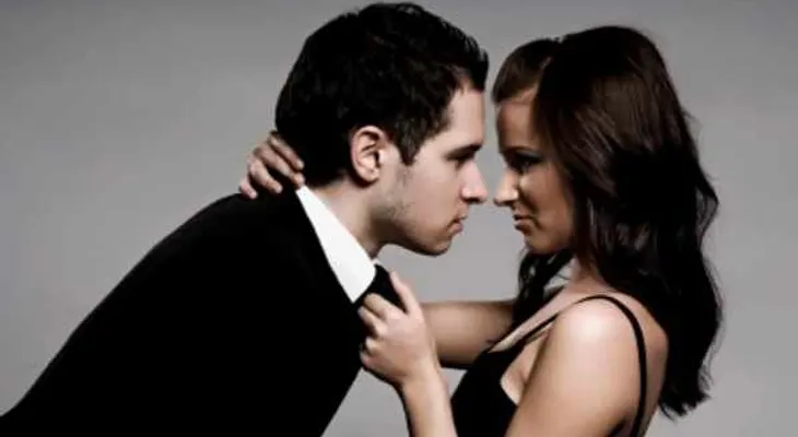 ¿En qué se fijan los hombres cuando conocen a una mujer?