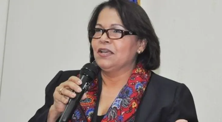 Corriente Académica Roberto Duvergé proclama  a Emma Polanco candidata  rectoría UASD
