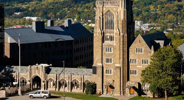 Llamadas grabadas revelan intentos de miembros de Chi Phi por contener denuncia de violación grupal en Cornell