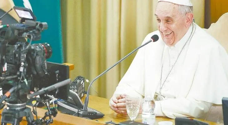 Papa pide a cardenales que practiquen compasión