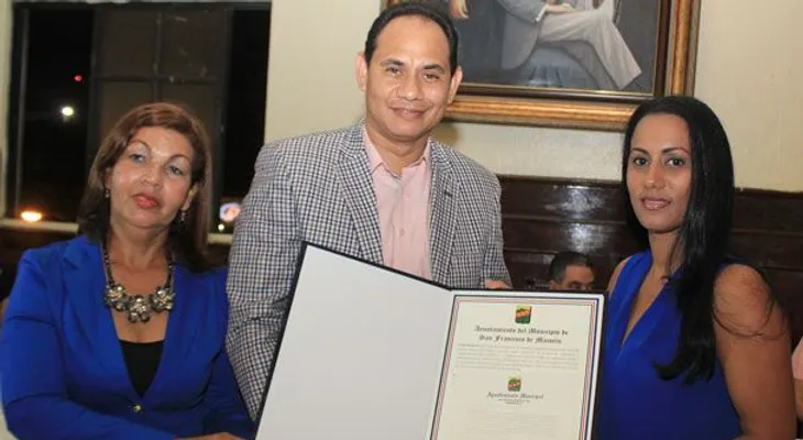 Senador y Alcalde de New Jersey EE UU reconocen instituciones y personalidades de R.D.