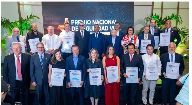 Intrant reconoce a 13 empresas por seguridad vial