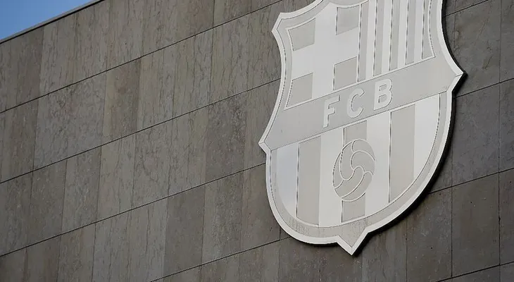 El Barcelona rescinde contrato a un jugador por tuits ofensivos