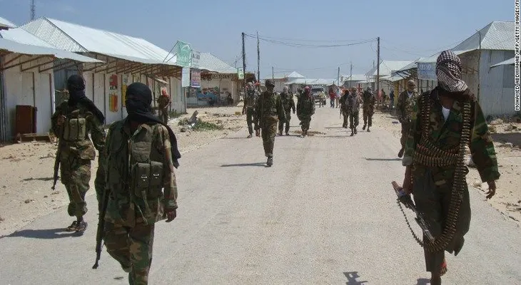 Una de las facciones de Al-Shabaab promete lealtad a ISIS