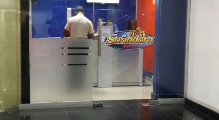 Bancas de loterías invaden las estaciones del Metro 