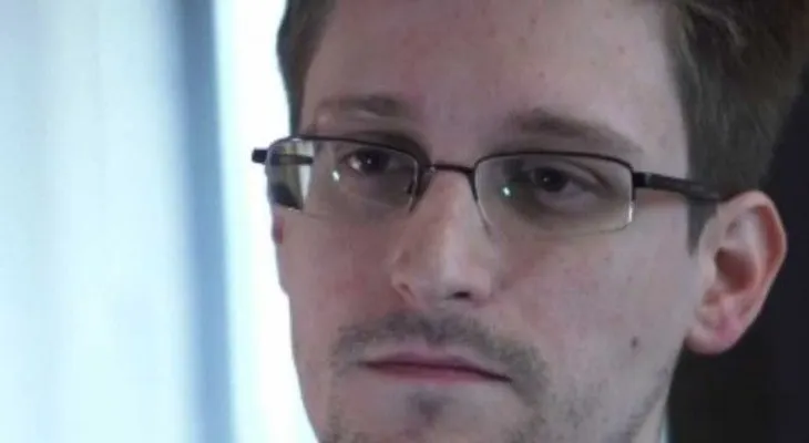 Edward Snowden ya tiene empleo en Rusia; trabajará en un portal de internet