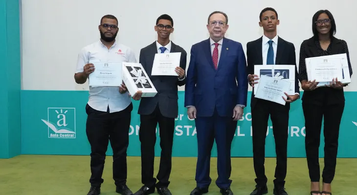 BCRD realiza el acto de premiación de su XIII competencia académica "Economistas del Futuro"