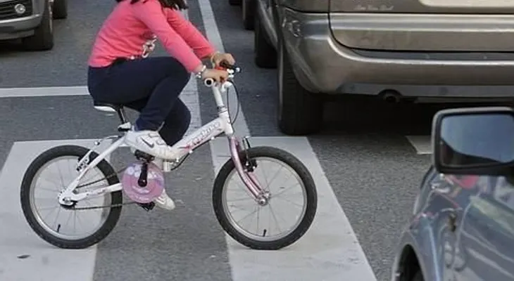 Niña de 12 años corre 16 kilómetros de más por error en NY