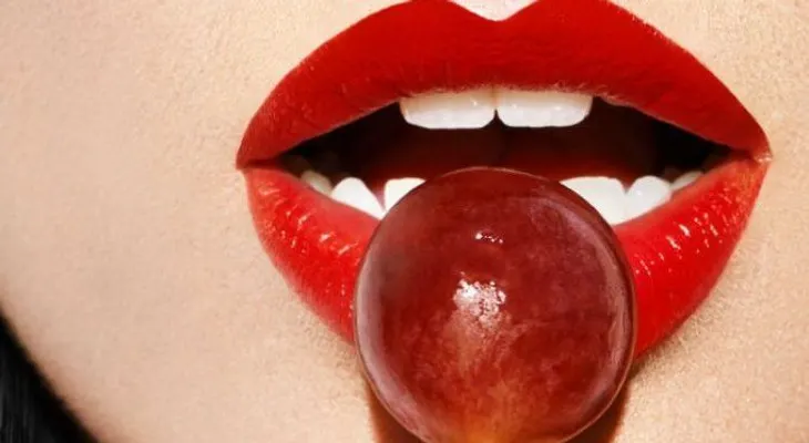 El aparato dental que promete hacerte una experta en el sexo oral