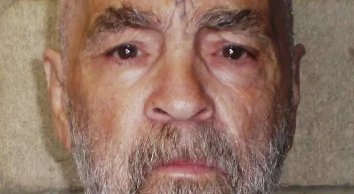 Asesino Charles Manson: dijo ser un hombre "mezquino, sucio, forajido y malo, en nombre de Dios"