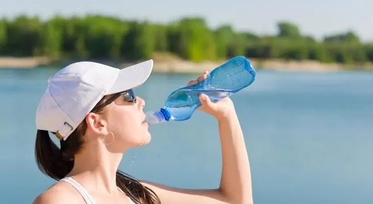 Un vaso de agua puede agilizar la función de su cerebro