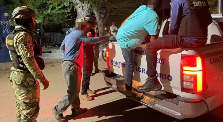 Migración detiene a 1,371 extranjeros indocumentados en operativos nacionales; el Cibao concentra el 47 %