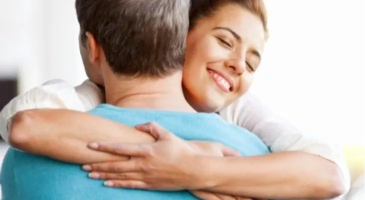 Los abrazos te pueden proteger de la gripe