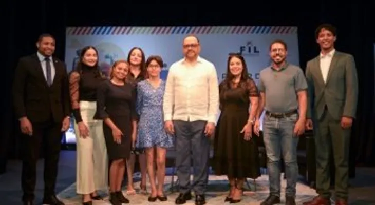 Libro de Antoliano Peralta resalta entre los más vendidos de la Feria del Libro 2026