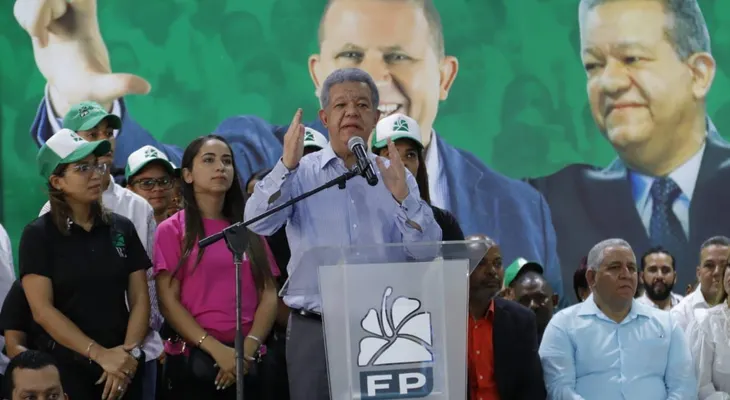Leonel Fernández asegura que el gobierno no sabe resolver los problemas del país y se justifica en la crisis