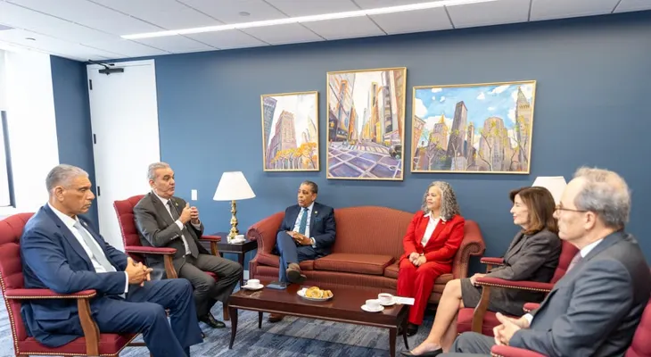 Abinader y Hochul acuerdan fortalecer cooperación bilateral