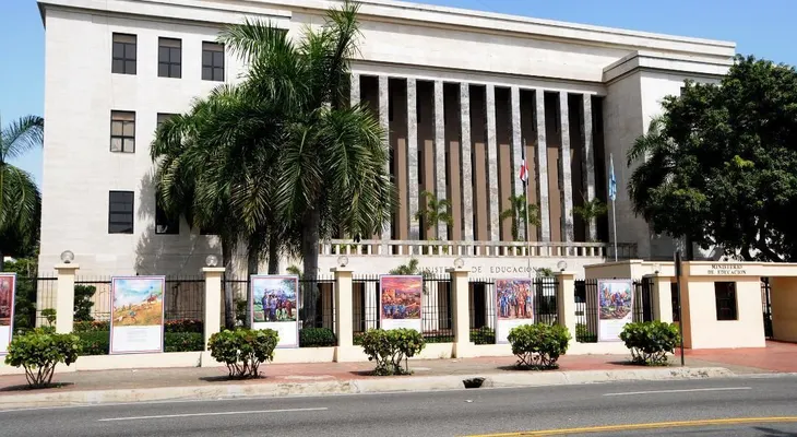 Minerd pone a disposición de la Justicia a dos maestros implicados en acoso sexual en centros escolares