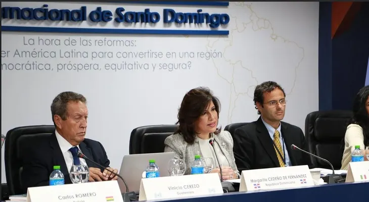 Vicepresidenta analiza panorama regional de desarrollo social con expertos mundiales