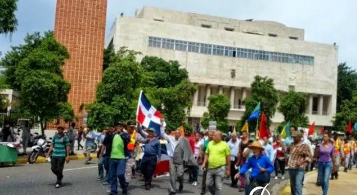 Padre Rogelio: Falcondo repartió RD$400 millones para que Miranda no sea parque nacional