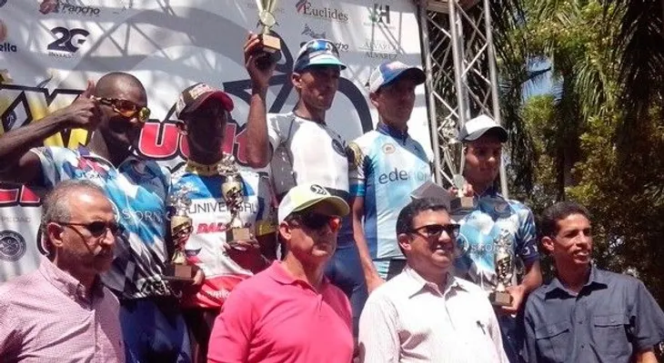 Ismael Sánchez se apoderó de la Vuelta al Valle