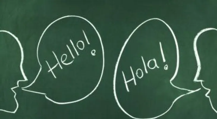 Hablar idiomas reduce el riesgo de alzhéimer