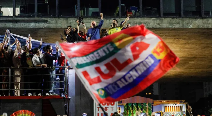 Lula remonta en el balotaje brasileño: participación récord, menos votos nulos y el termómetro de Minas Gerais